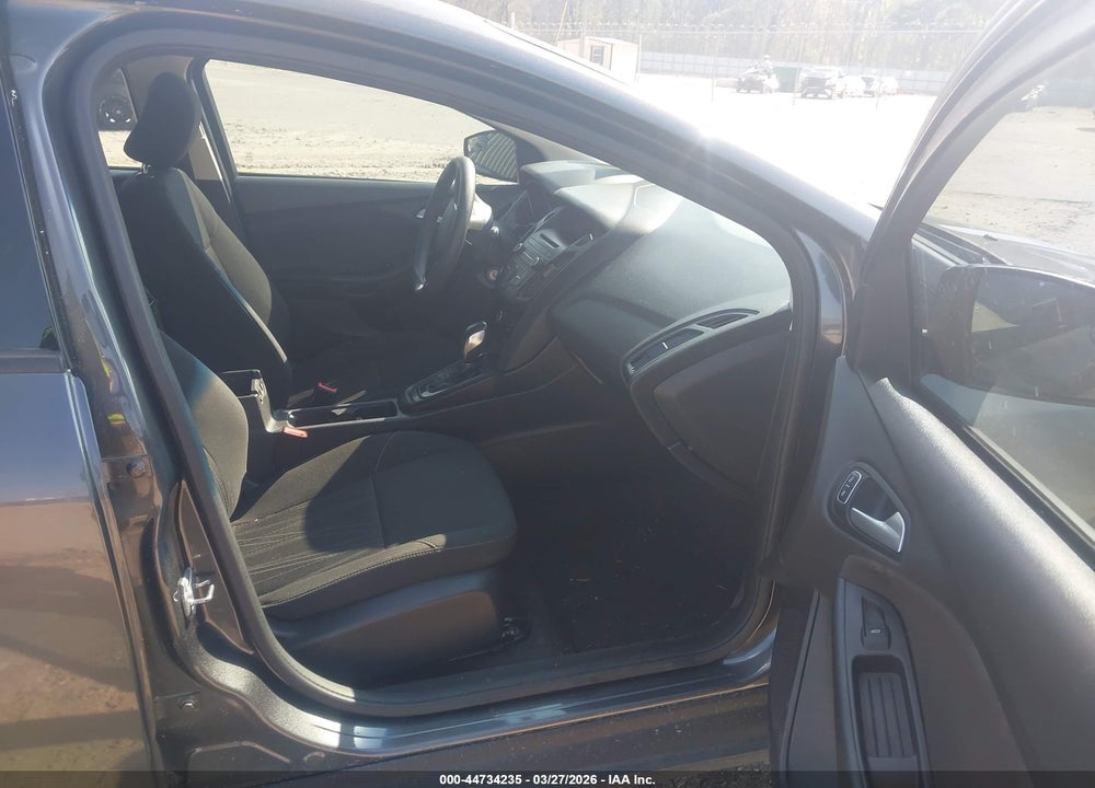 2017 FORD FOCUS SE VIN: 1FADP3K28HL289027
