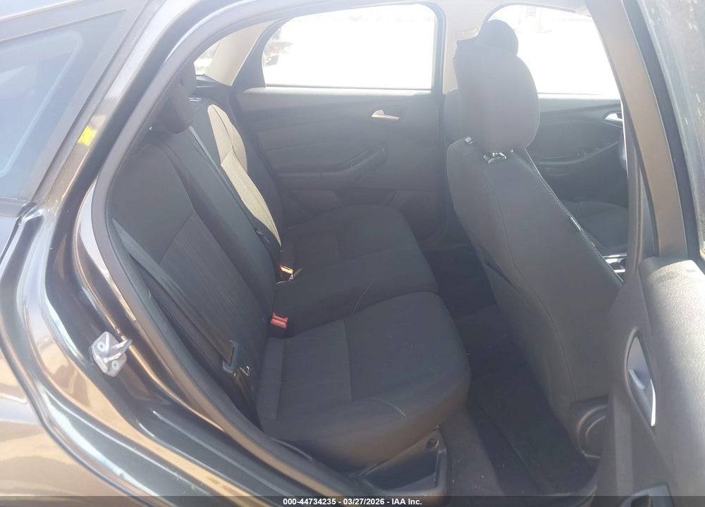 2017 FORD FOCUS SE VIN: 1FADP3K28HL289027