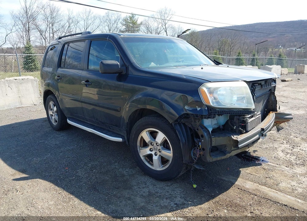 2011 HONDA PILOT EX-L VIN: 5FNYF4H68BB106329
