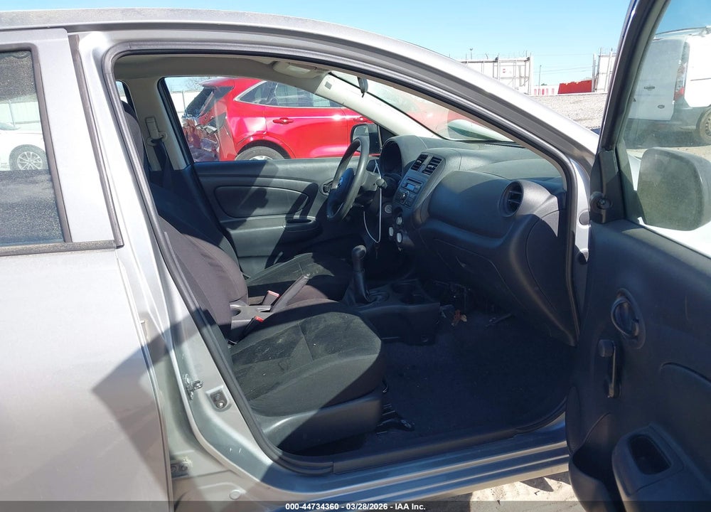 2014 NISSAN VERSA 1.6 S VIN: 3N1CN7AP0EL858701