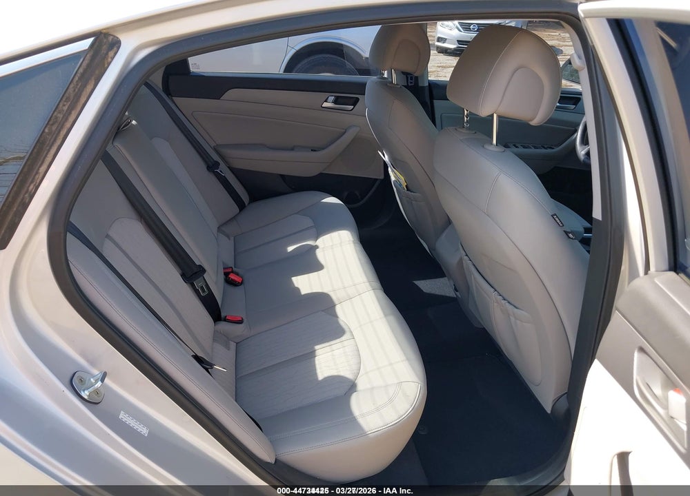 2017 HYUNDAI SONATA HYBRID SE VIN: KMHE24L15HA044234