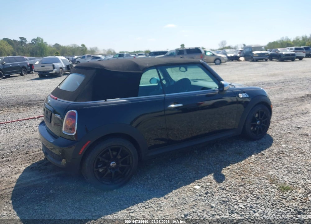 2010 MINI COOPER S VIN: WMWMS3C53ATY08277