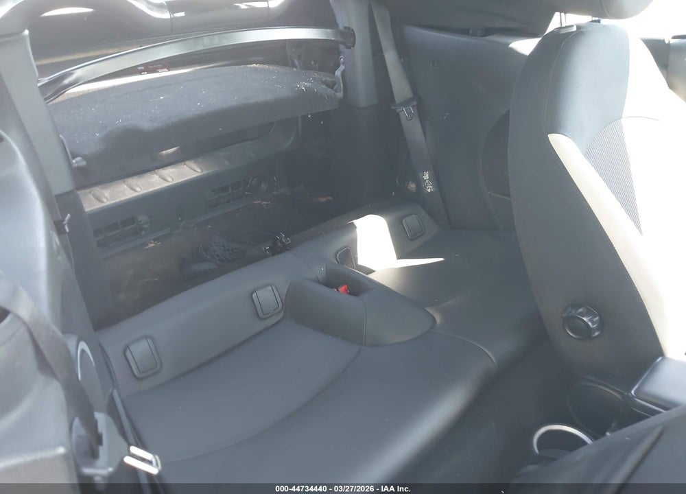 2010 MINI COOPER S VIN: WMWMS3C53ATY08277