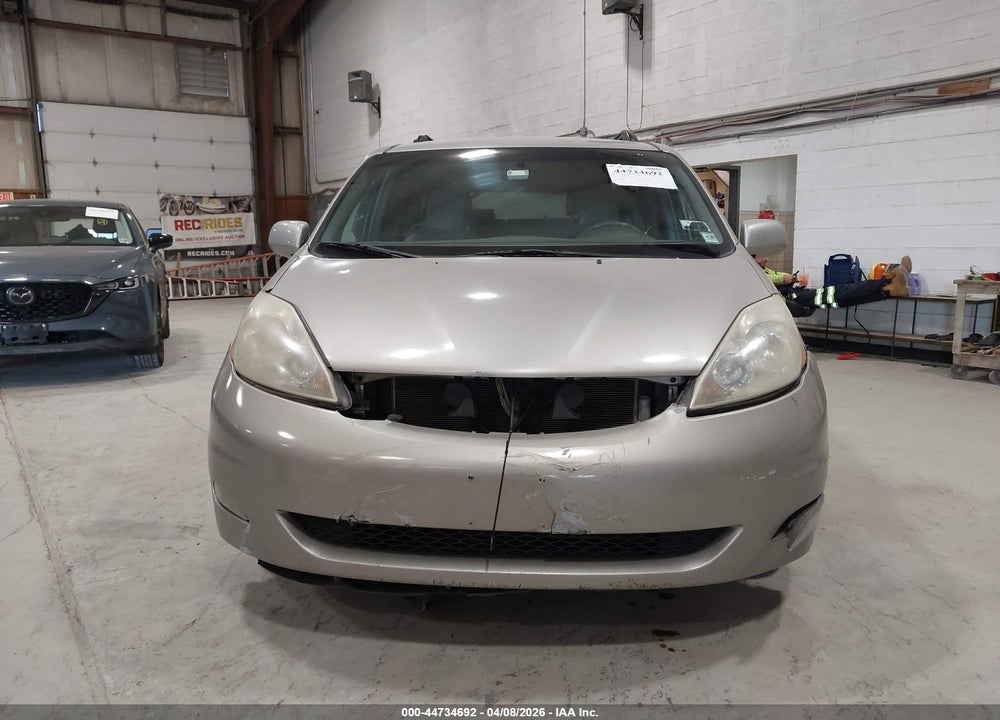2007 TOYOTA SIENNA XLE VIN: 5TDZK22C17S042804