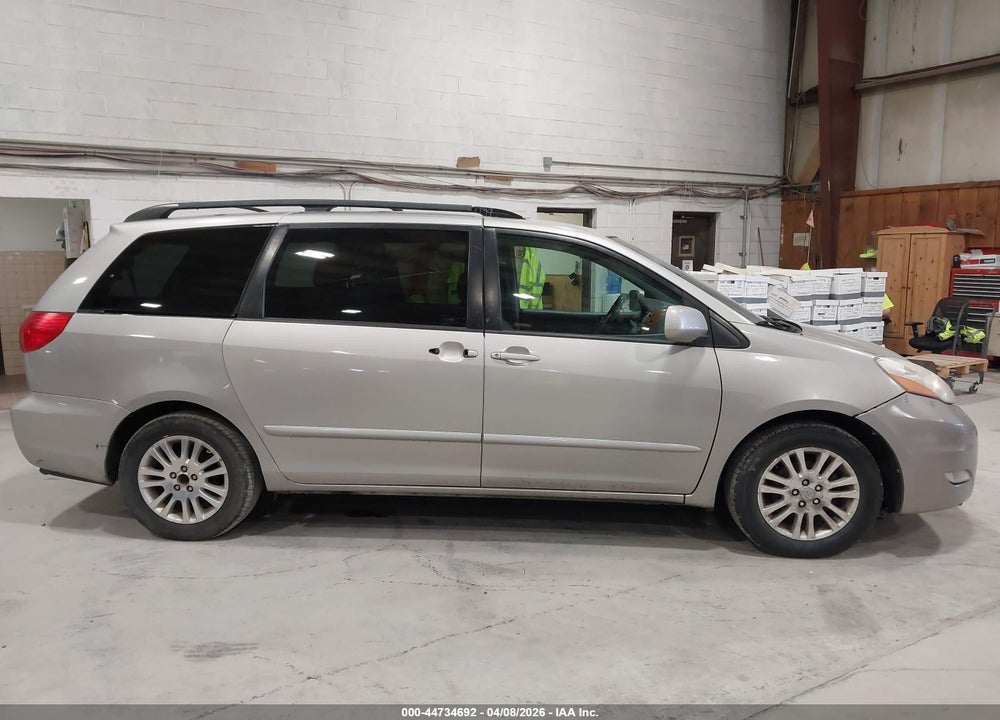 2007 TOYOTA SIENNA XLE VIN: 5TDZK22C17S042804