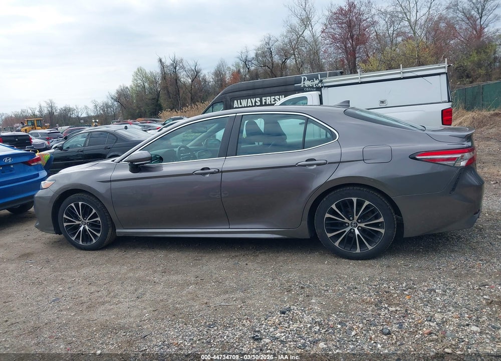 2018 TOYOTA CAMRY SE VIN: 4T1B11HK7JU548181