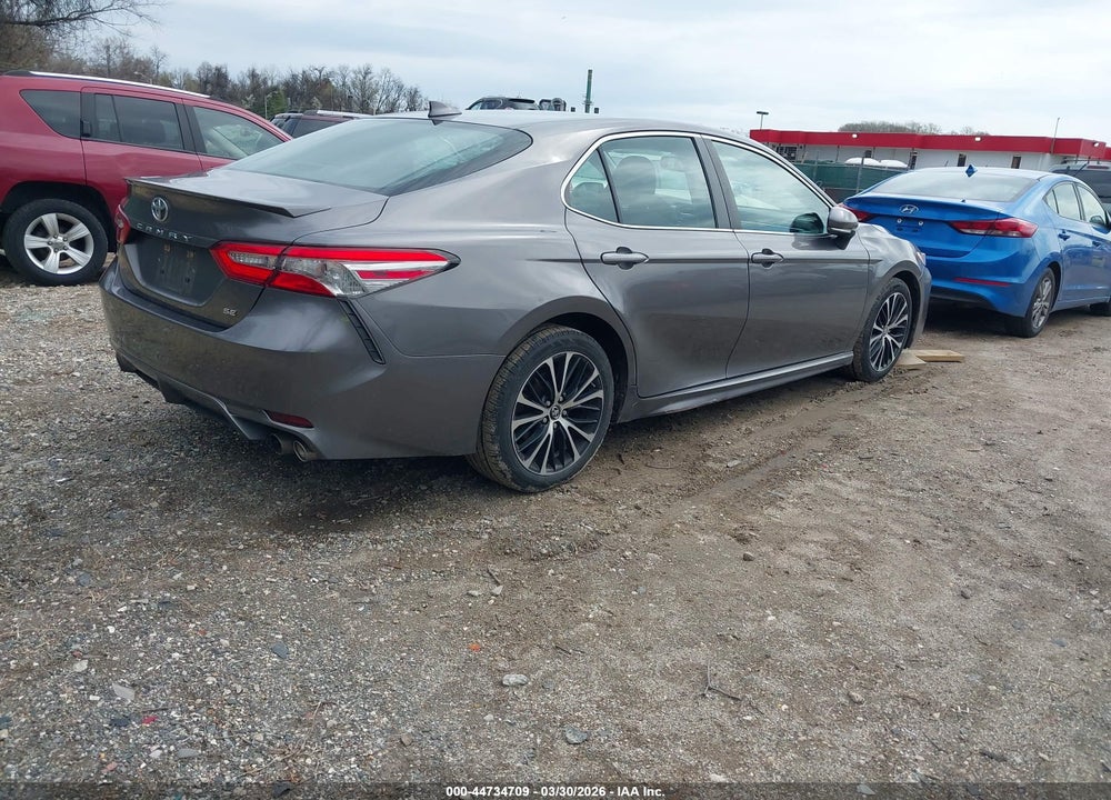 2018 TOYOTA CAMRY SE VIN: 4T1B11HK7JU548181
