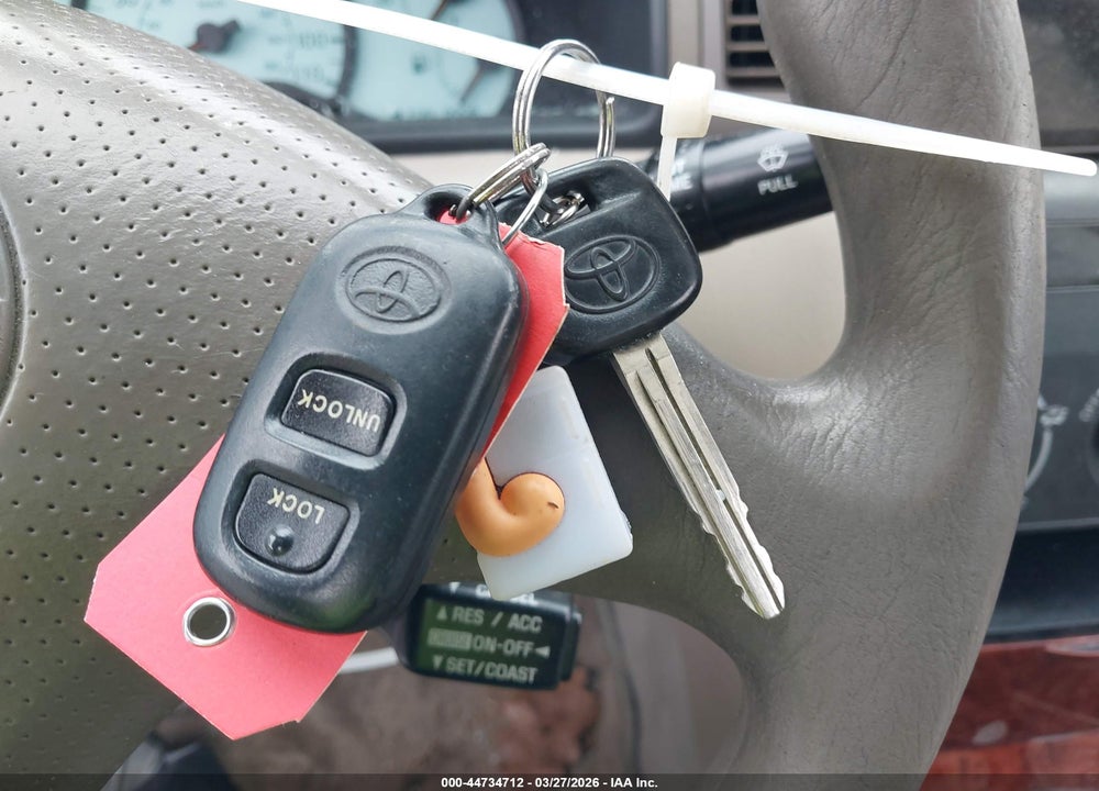 2003 TOYOTA COROLLA LE VIN: 2T1BR32E73C084370