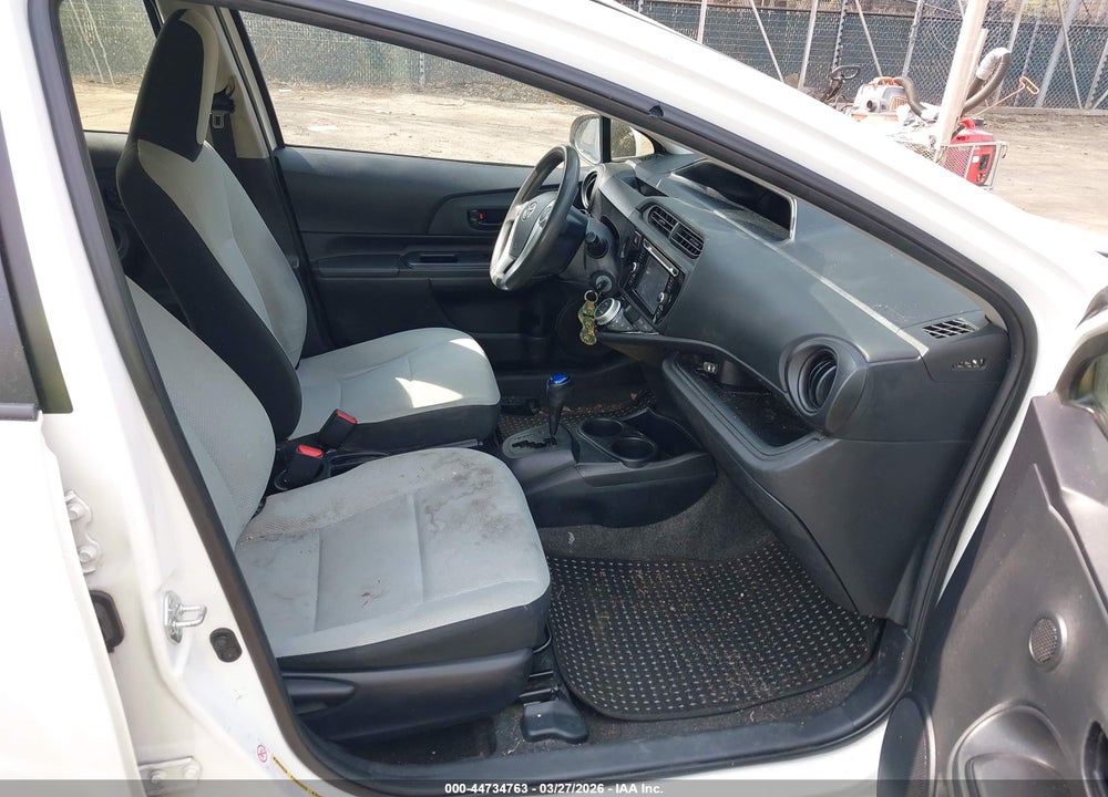 2015 TOYOTA PRIUS C ONE VIN: JTDKDTB33F1576724
