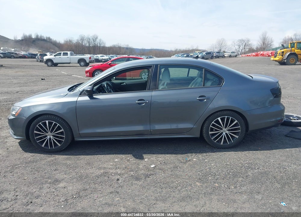 2016 VOLKSWAGEN JETTA 1.8T SPORT VIN: 3VWD17AJ9GM333901