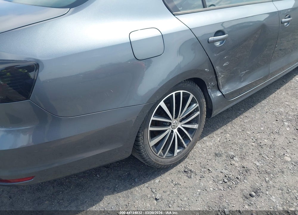 2016 VOLKSWAGEN JETTA 1.8T SPORT VIN: 3VWD17AJ9GM333901