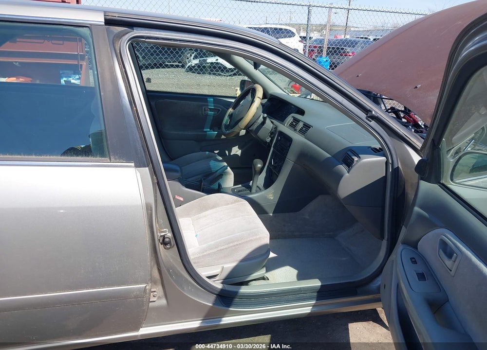 2001 TOYOTA CAMRY LE V6 VIN: JT2BF22K810337382