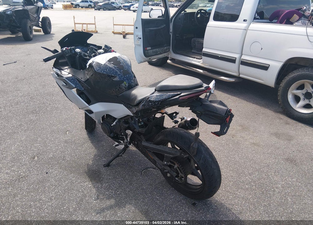 2025 KAWASAKI EX500 H VIN: ML5EXGH17SDA43976