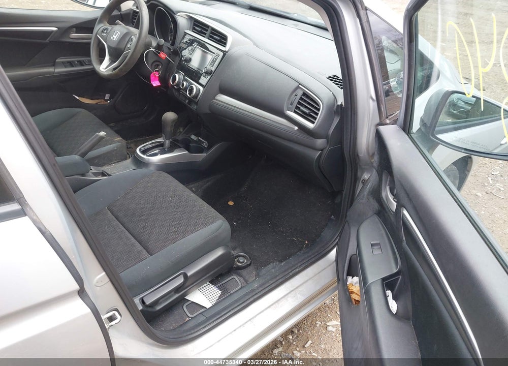 2015 HONDA FIT LX VIN: 3HGGK5H5XFM768128