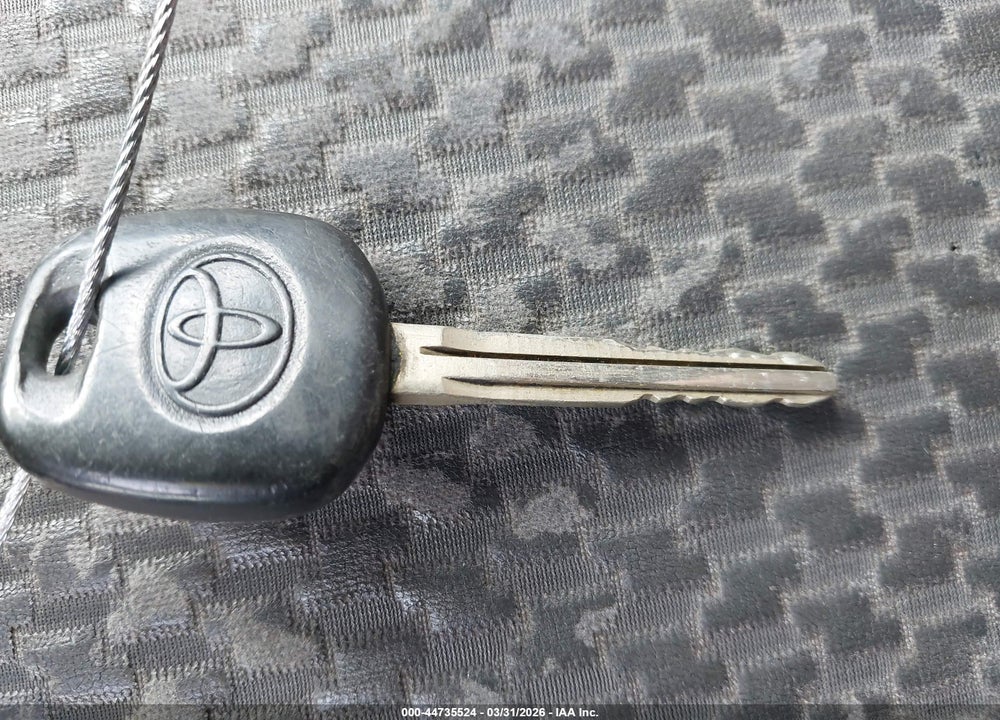 2007 TOYOTA MATRIX VIN: 2T1KR32E57C671933