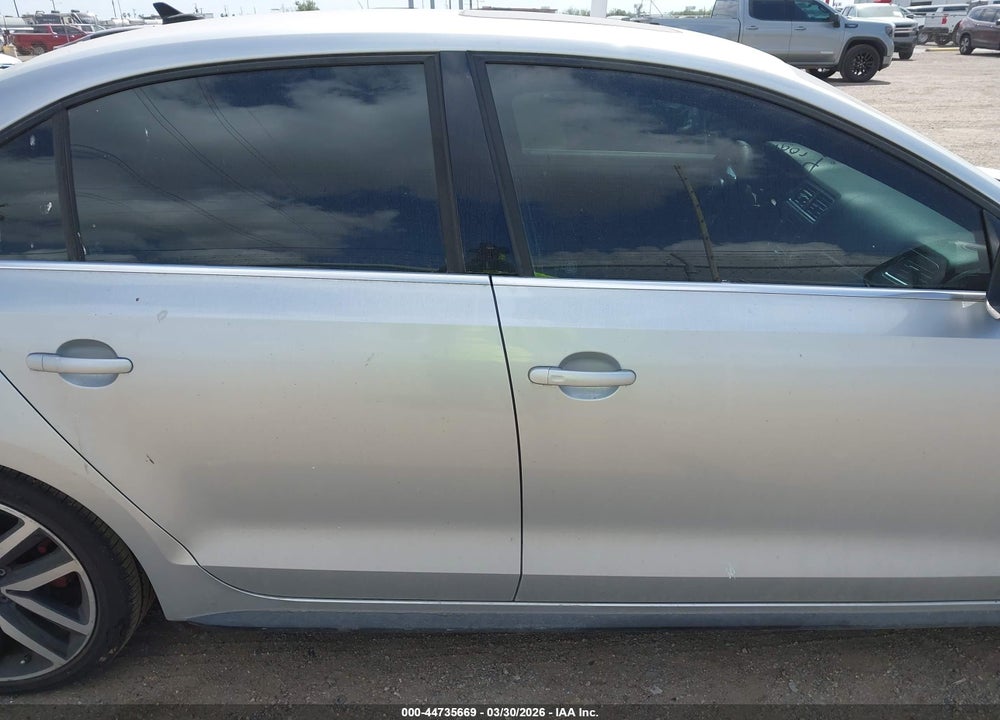 2014 VOLKSWAGEN JETTA GLI AUTOBAHN W/NAV VIN: 3VW4S7AJ4EM385611