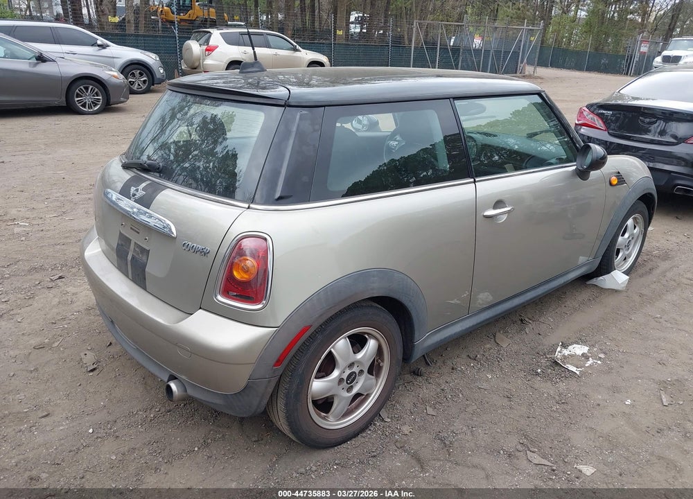 2008 MINI COOPER VIN: WMWMF33518TT60054