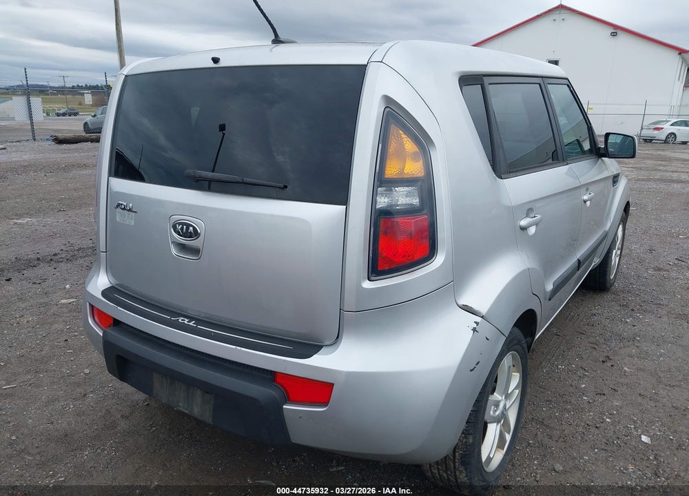 2011 KIA SOUL + VIN: KNDJT2A27B7315072