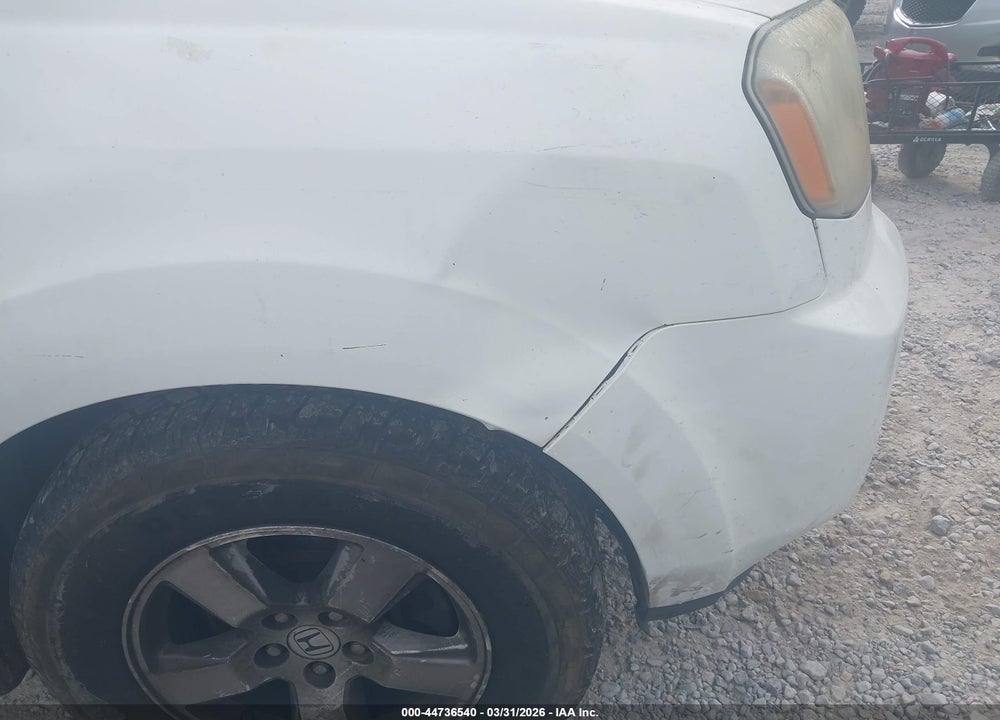 2011 HONDA PILOT EX-L VIN: 5FNYF3H6XBB014603