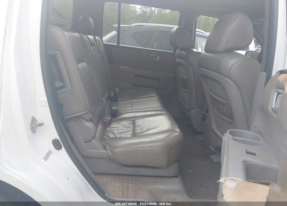 2011 HONDA PILOT EX-L VIN: 5FNYF3H6XBB014603