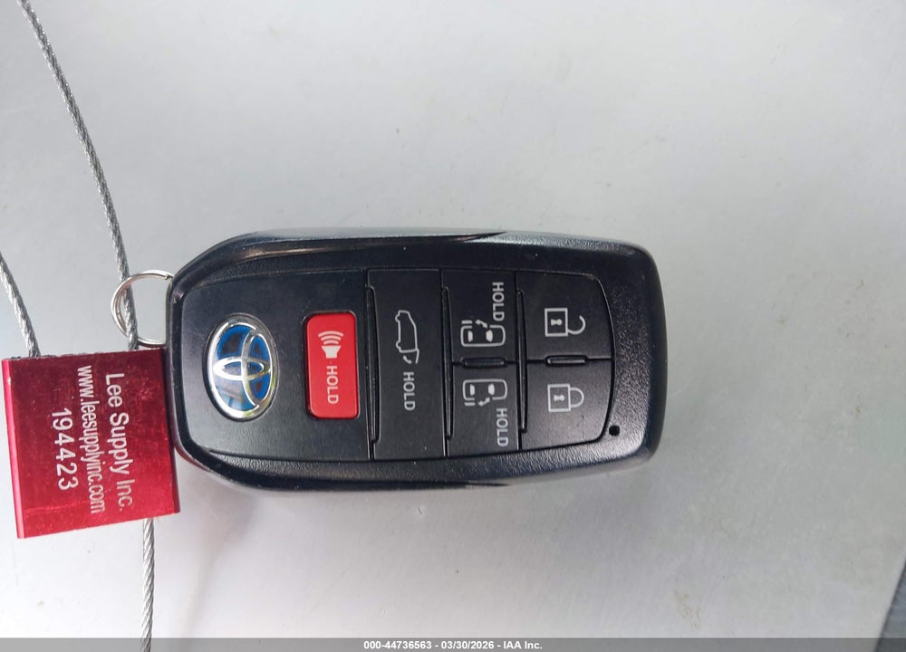 2024 TOYOTA SIENNA XLE VIN: 5TDJSKFC9RS116156