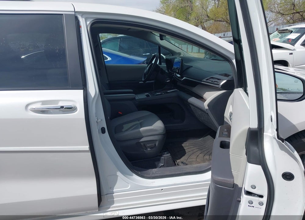 2024 TOYOTA SIENNA XLE VIN: 5TDJSKFC9RS116156