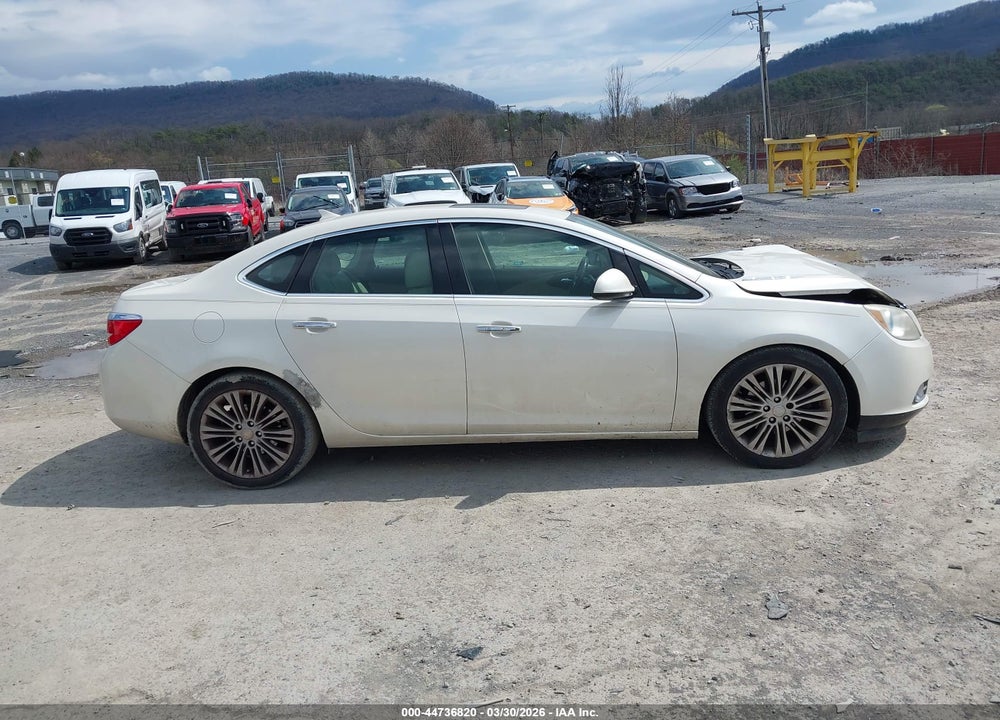 2013 BUICK VERANO LEATHER GROUP VIN: 1G4PS5SK2D4252847