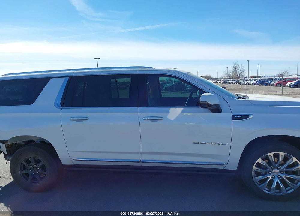 2022 GMC YUKON XL 4WD DENALI VIN: 1GKS2JKL9NR260985