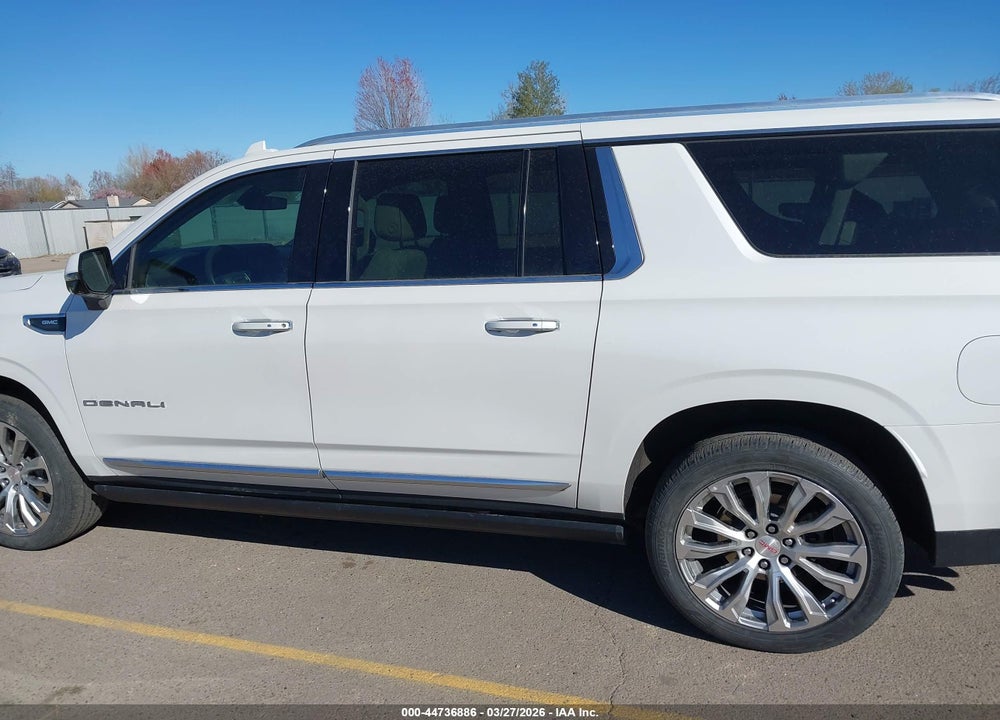 2022 GMC YUKON XL 4WD DENALI VIN: 1GKS2JKL9NR260985
