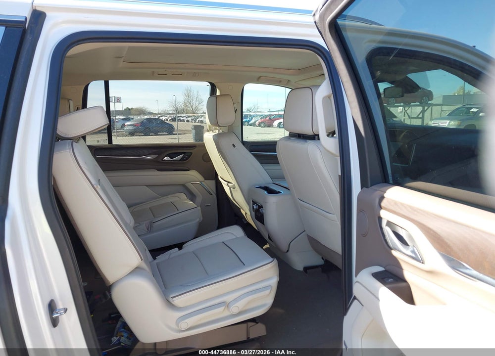 2022 GMC YUKON XL 4WD DENALI VIN: 1GKS2JKL9NR260985