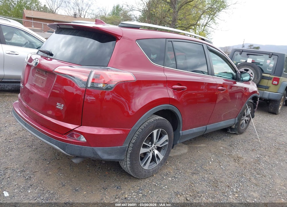 2018 TOYOTA RAV4 XLE VIN: 2T3RFREV7JW799786