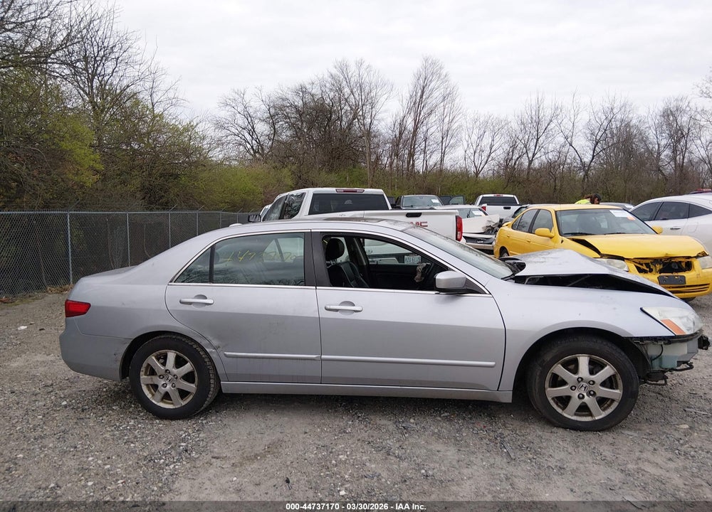 2005 HONDA ACCORD 3.0 EX VIN: 1HGCM665X5A009394