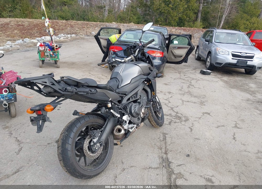 2015 YAMAHA FJ09 VIN: JYARN37E2FA001211