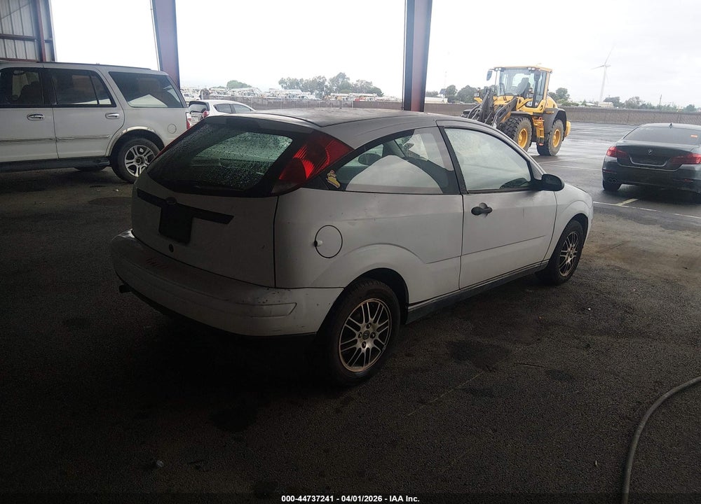 2005 FORD FOCUS ZX3 VIN: 3FAHP31NX5R153489