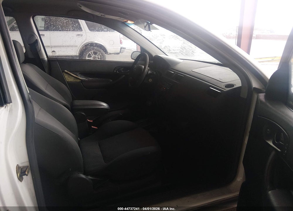 2005 FORD FOCUS ZX3 VIN: 3FAHP31NX5R153489
