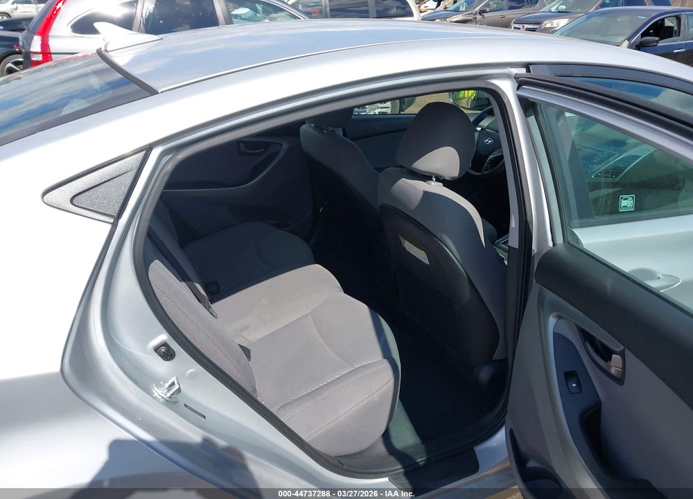 2014 HYUNDAI ELANTRA SE VIN: 5NPDH4AE5EH469431