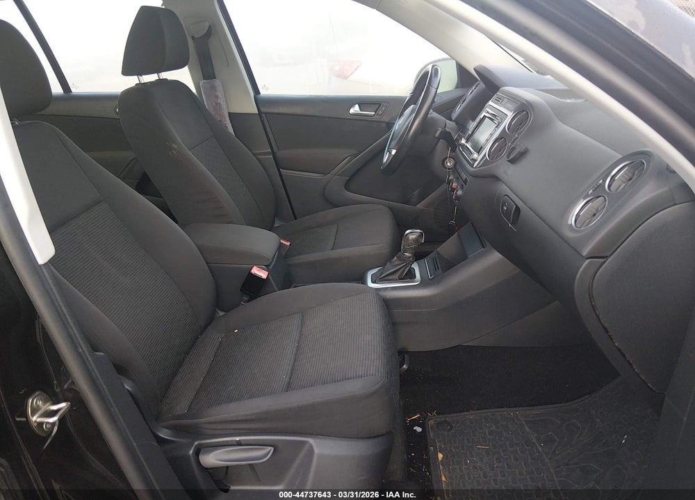 2015 VOLKSWAGEN TIGUAN S VIN: WVGAV7AX4FW530595