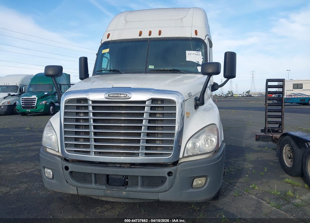 2016 FREIGHTLINER CASCADIA 125 VIN: 3AKJGLD57GSGZ5822