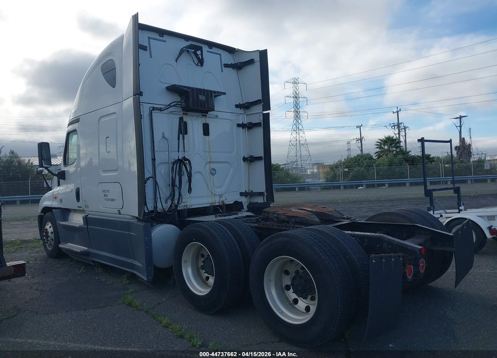 2016 FREIGHTLINER CASCADIA 125 VIN: 3AKJGLD57GSGZ5822