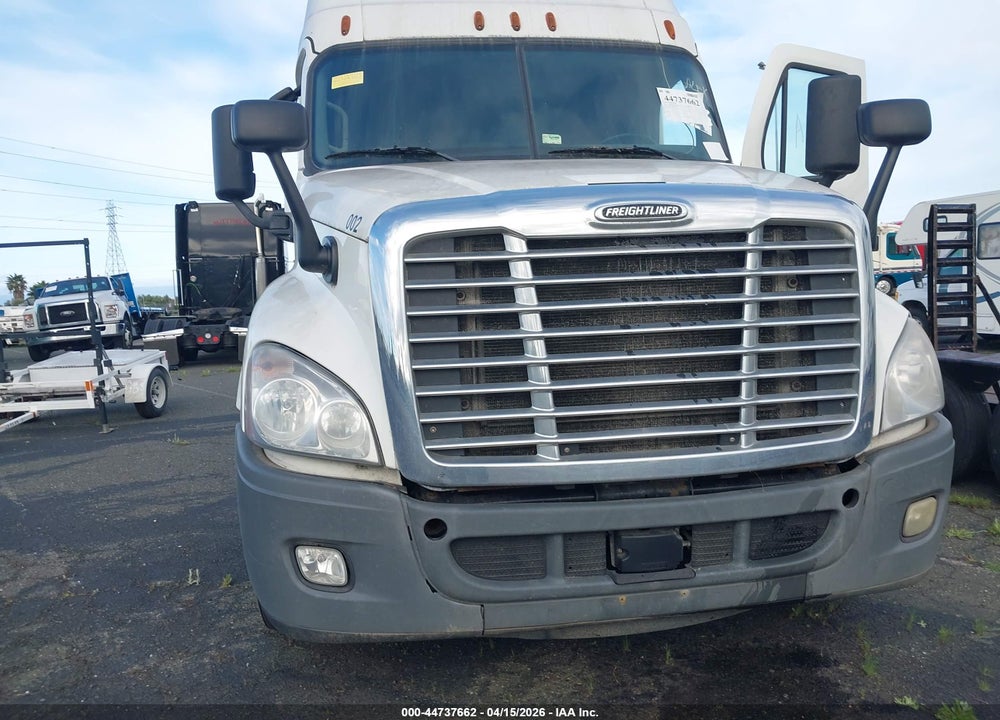 2016 FREIGHTLINER CASCADIA 125 VIN: 3AKJGLD57GSGZ5822