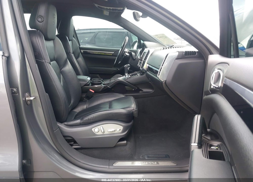 2016 PORSCHE CAYENNE VIN: WP1AA2A26GLA00699