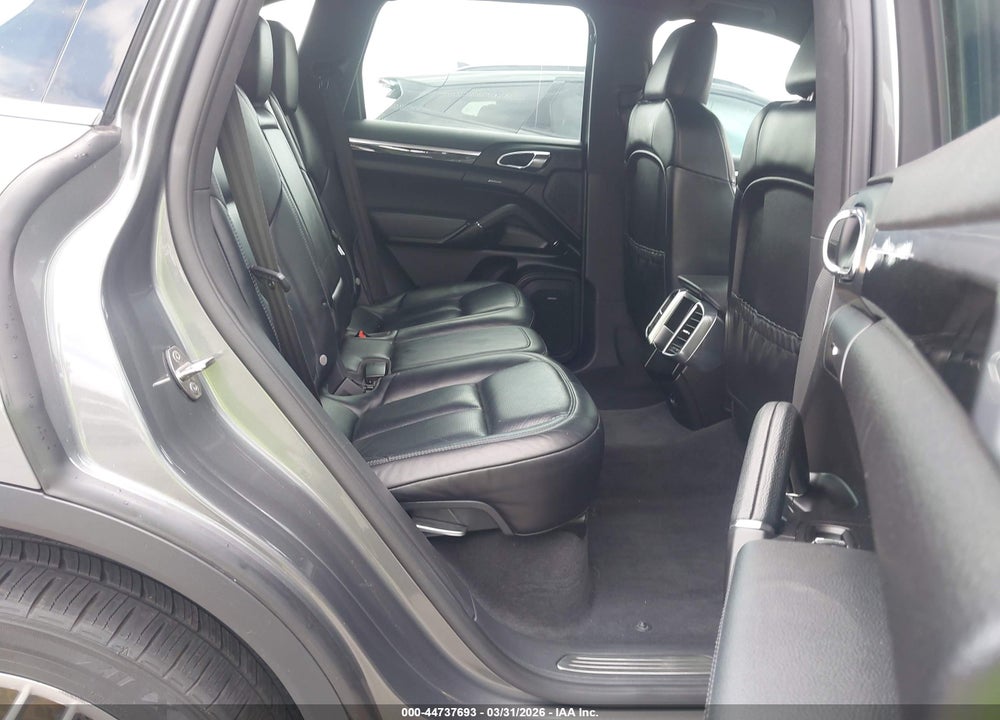 2016 PORSCHE CAYENNE VIN: WP1AA2A26GLA00699