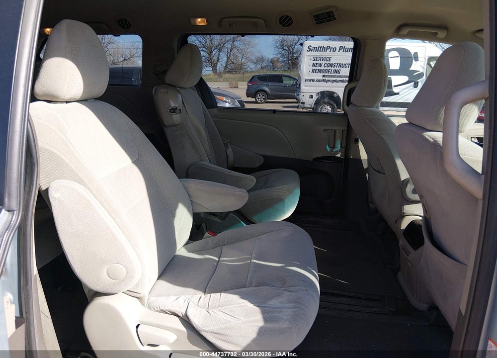 2015 TOYOTA SIENNA LE 8 PASSENGER VIN: 5TDKK3DC5FS645791