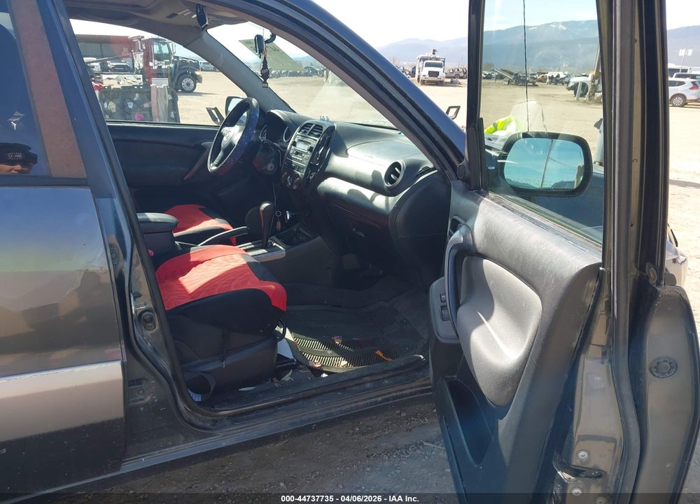 2004 TOYOTA RAV4 VIN: JTEGD20V640008650