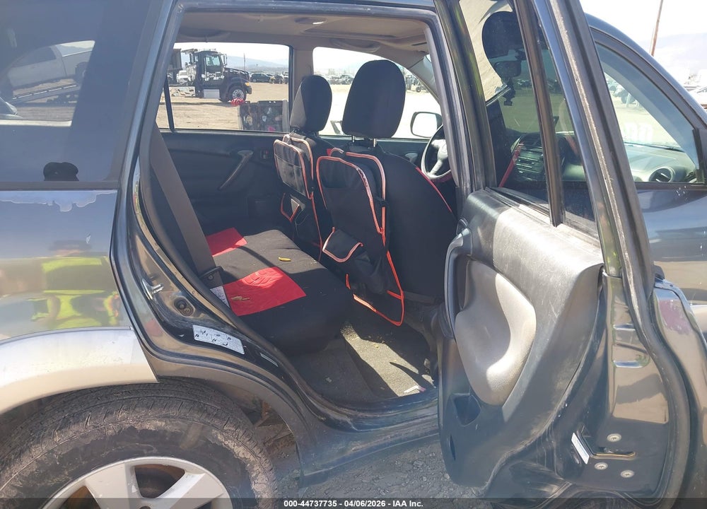 2004 TOYOTA RAV4 VIN: JTEGD20V640008650
