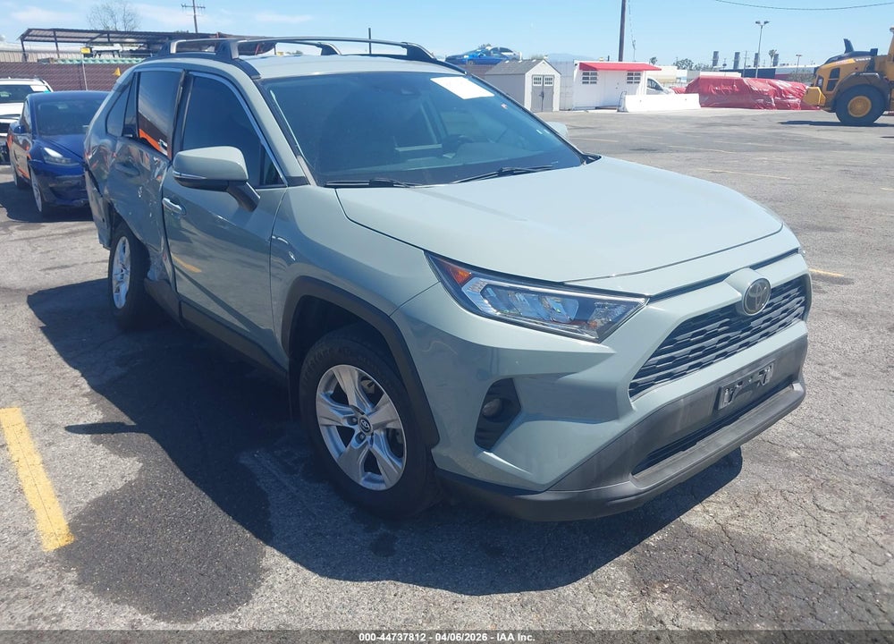 2020 TOYOTA RAV4 XLE VIN: 2T3W1RFV7LW079004