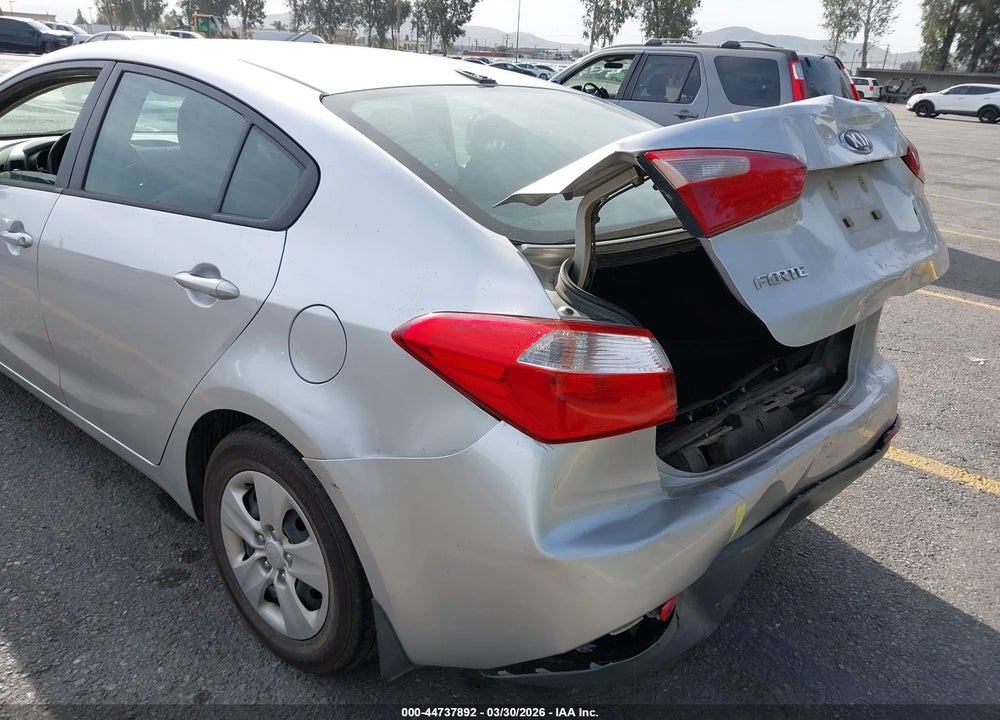 2015 KIA FORTE LX VIN: KNAFK4A68F5265823