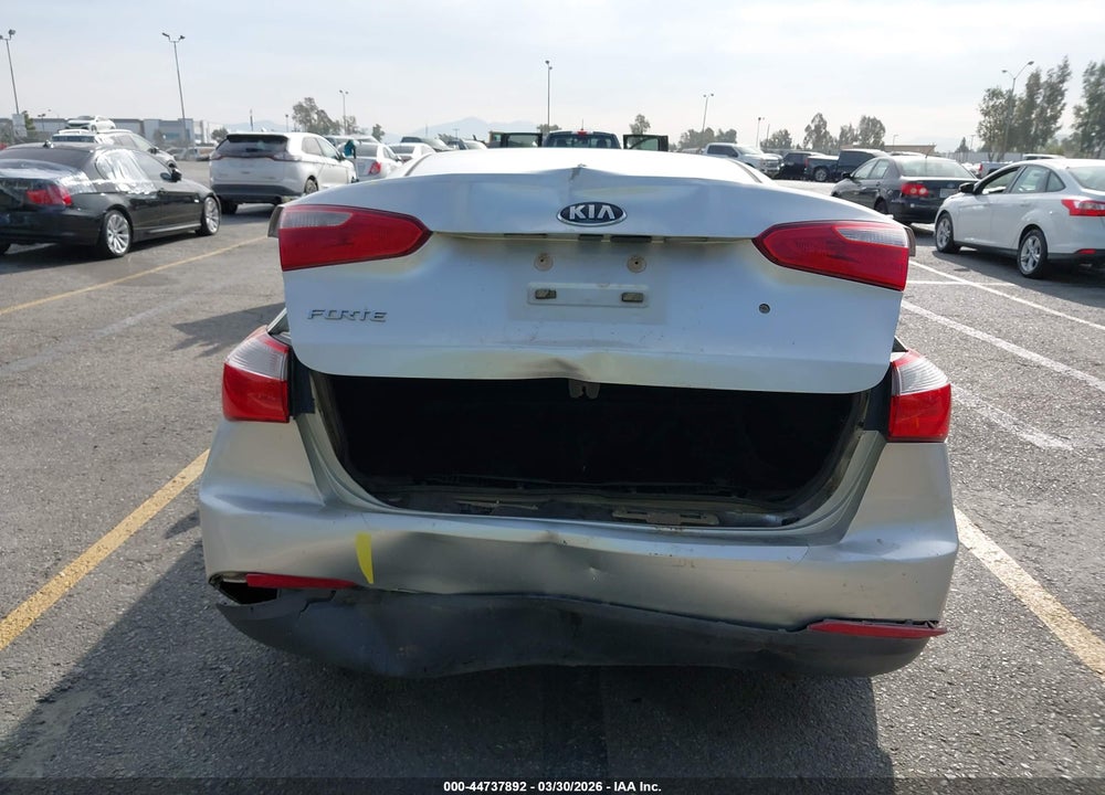 2015 KIA FORTE LX VIN: KNAFK4A68F5265823