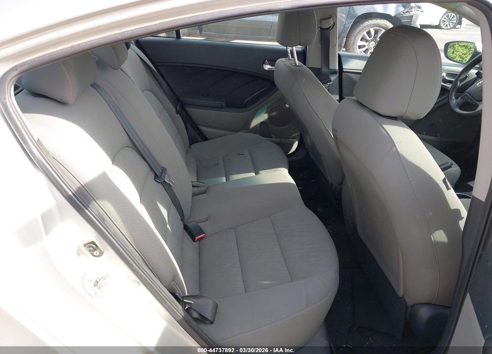 2015 KIA FORTE LX VIN: KNAFK4A68F5265823