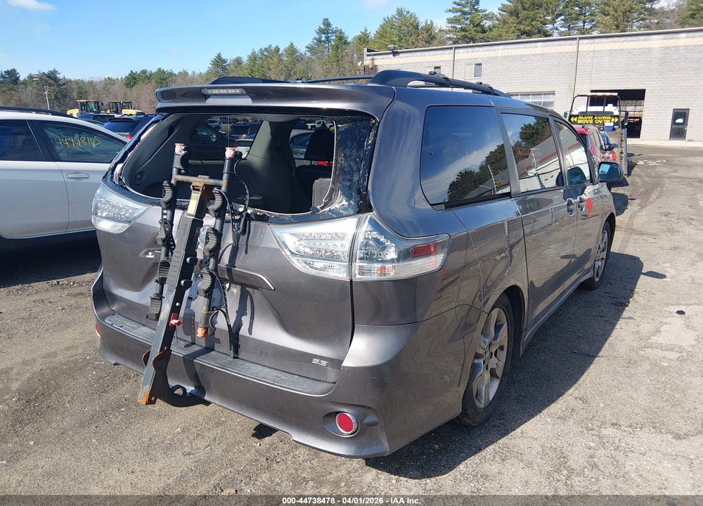 2011 TOYOTA SIENNA SE VIN: 5TDXK3DC4BS031511